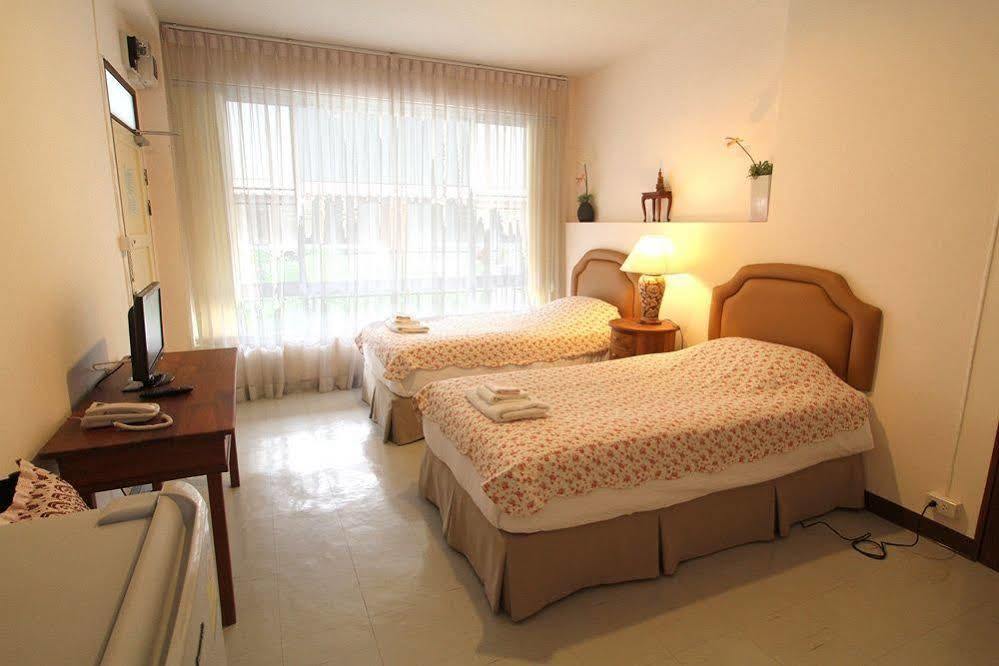 Fullrich Lanna Suite Chiang Mai Bagian luar foto